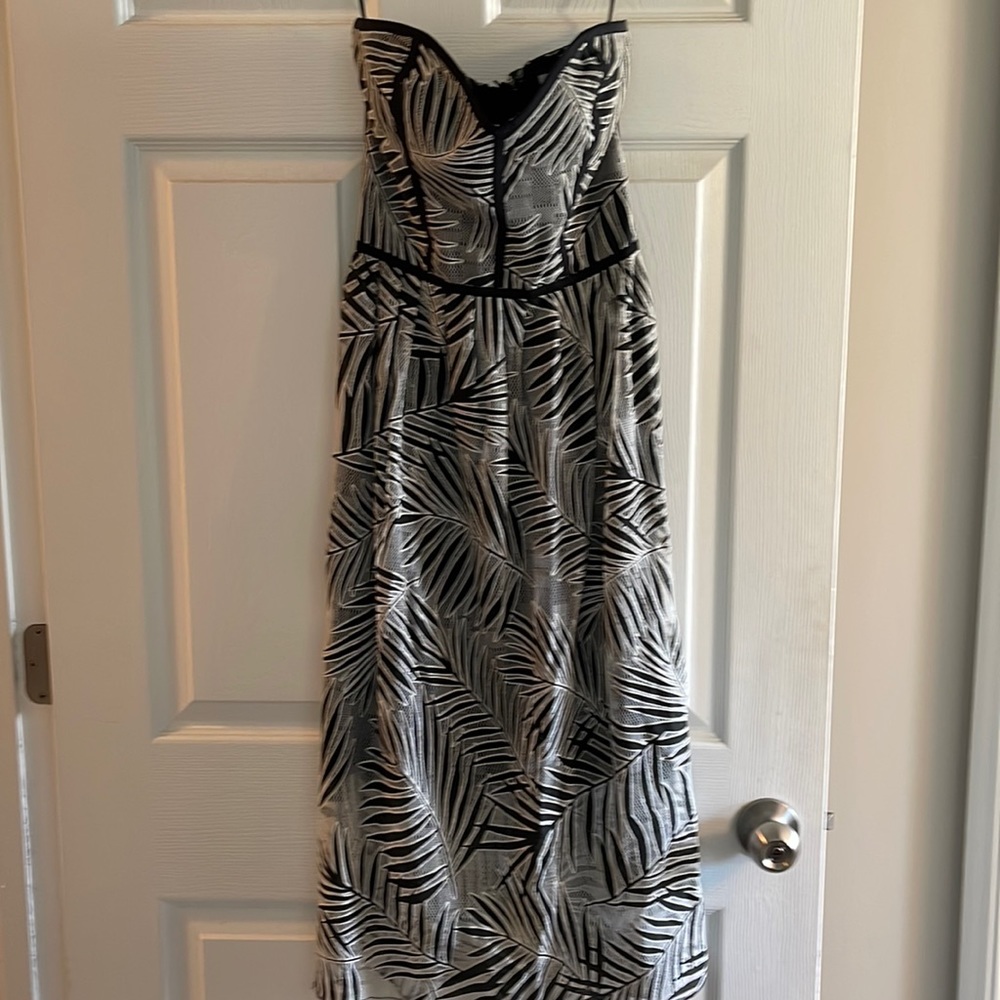 Black and white strapless leaf print midi dress by Parker